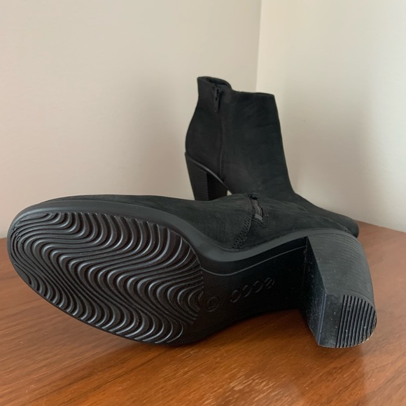Ecco Ankle Boots - Picture 4 of 8